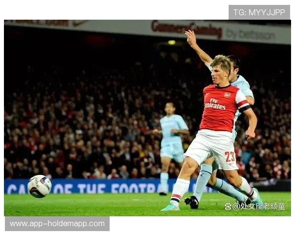 终场哨响，伯恩茅斯绝杀功臣阿德利跪地庆祝，安菲尔德陷入沉寂